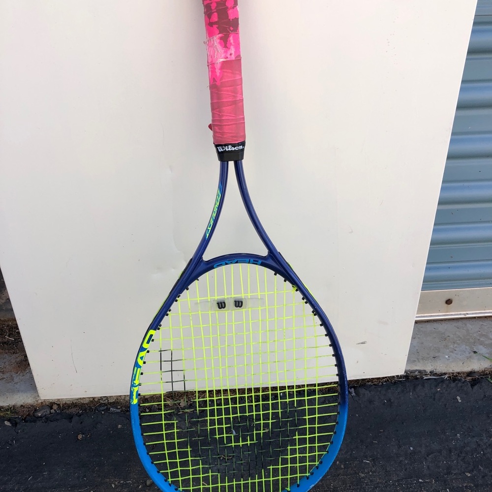 Tennis rackets entertainment stand